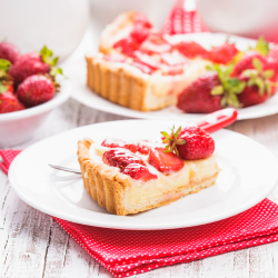 Strawberry tart with crme ptissire